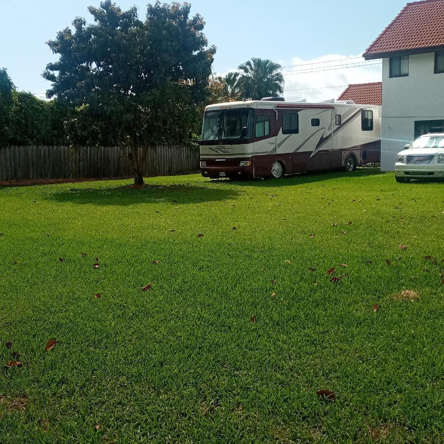 Remodeled And Comfortable Rv - Free Parking Camping Miami