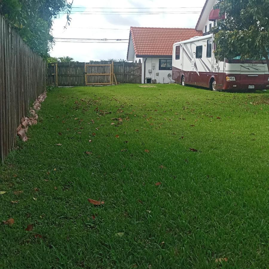 Camping Remodeled And Comfortable Rv - Free Parking Miami