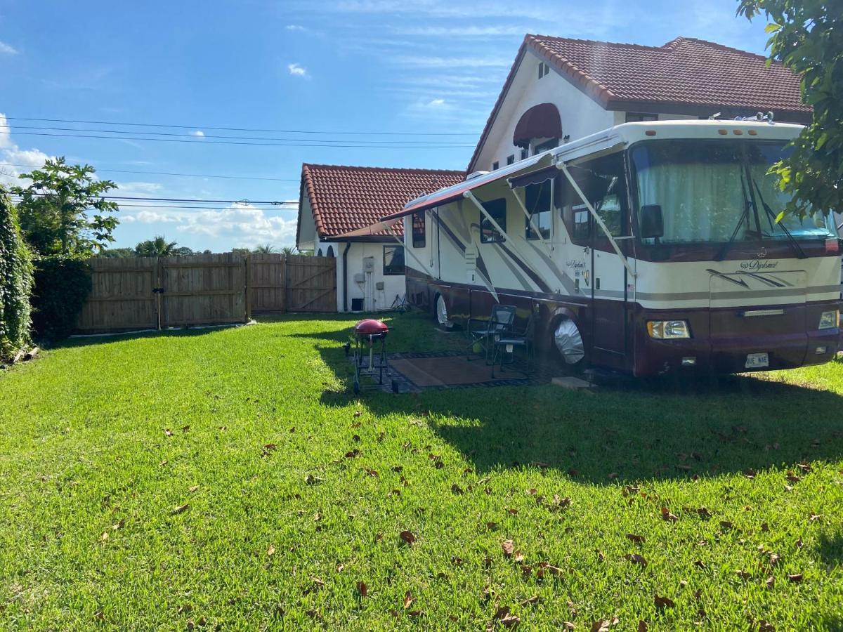 Camping Remodeled And Comfortable Rv - Free Parking