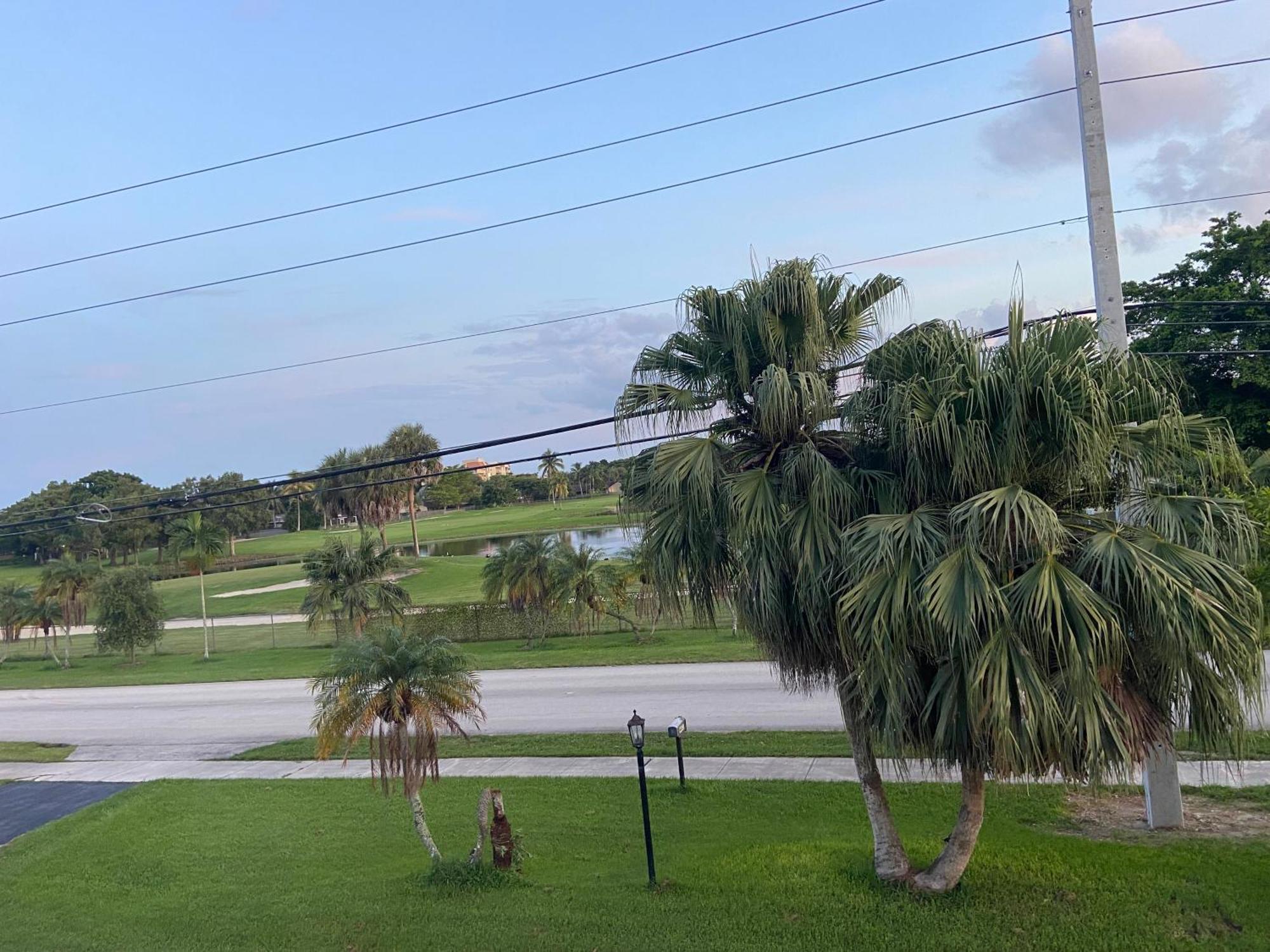 Remodeled And Comfortable Rv - Free Parking Camping Miami