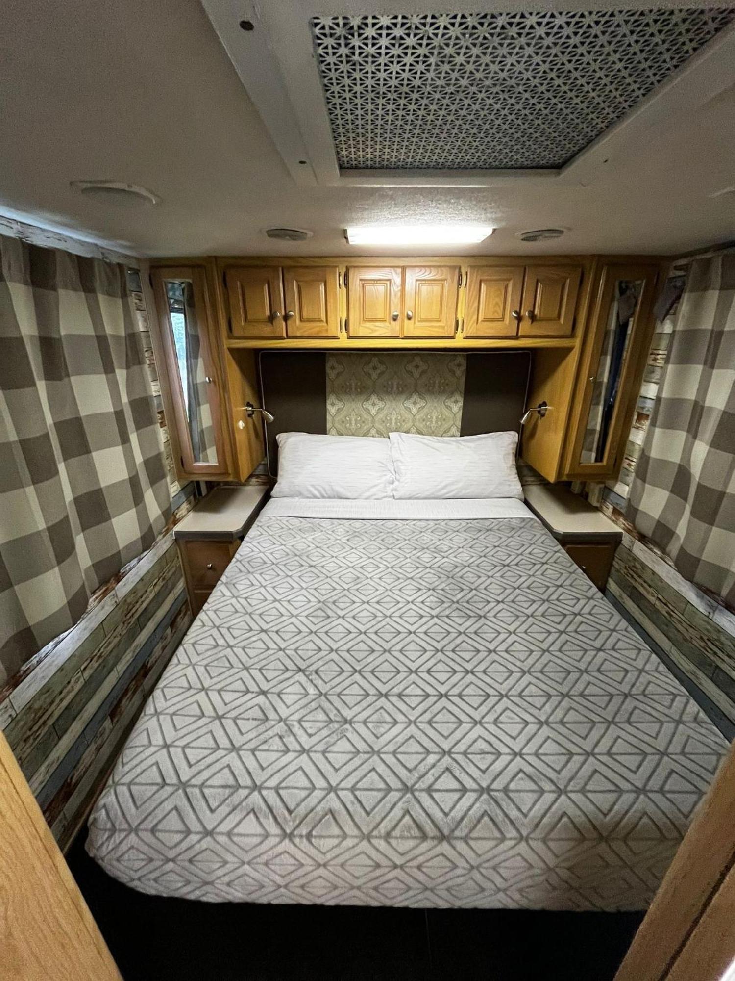 Remodeled And Comfortable Rv - Free Parking Camping Miami